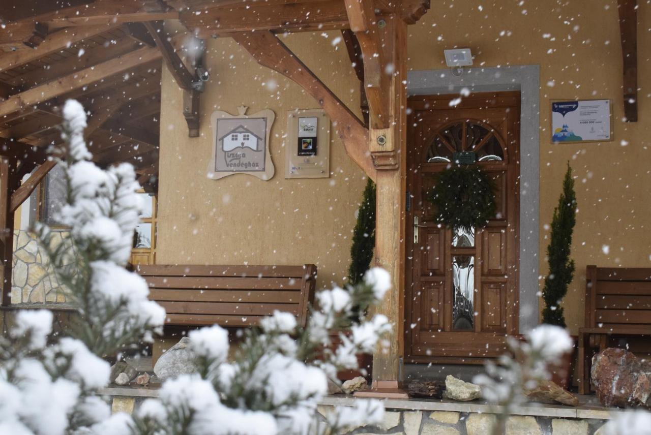 Tiszafa Vendégház Szentgál Exterior foto