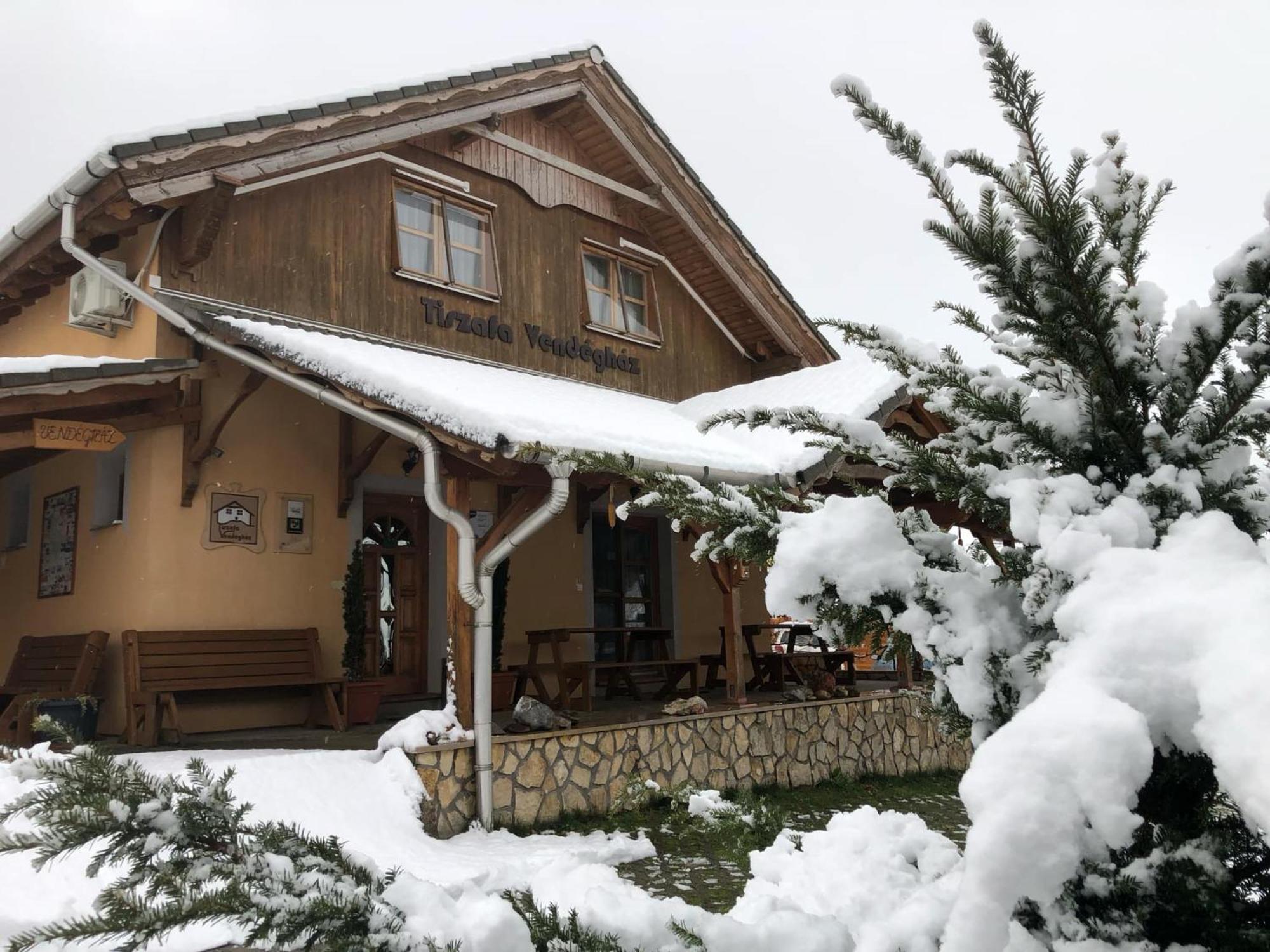 Tiszafa Vendégház Szentgál Exterior foto